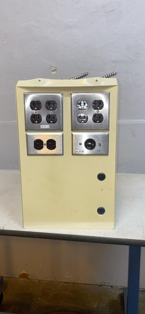 Lab Reagent Shelf Post with Plugs(S6LLST5167)
