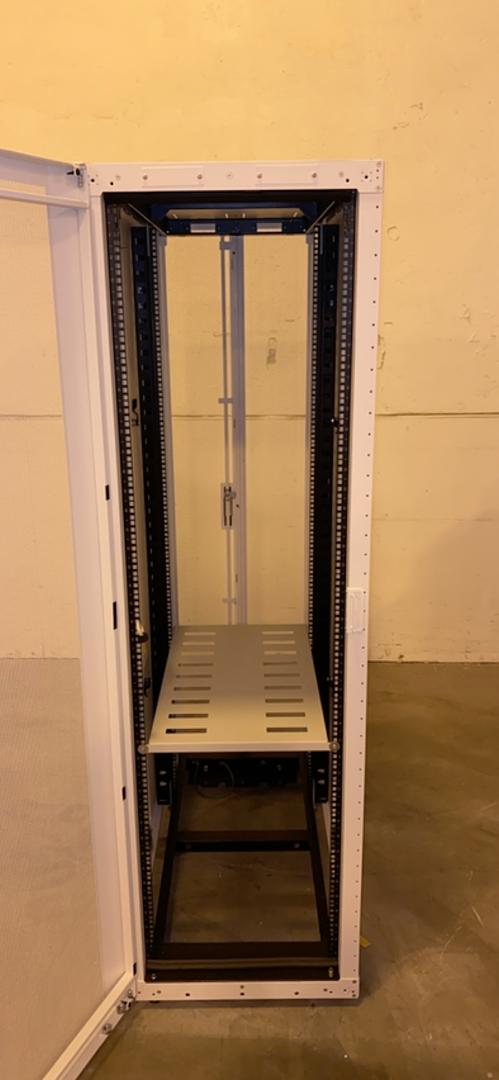 42U White Fully Enclosed PANDUIT Server Rack(S6LLST3345)