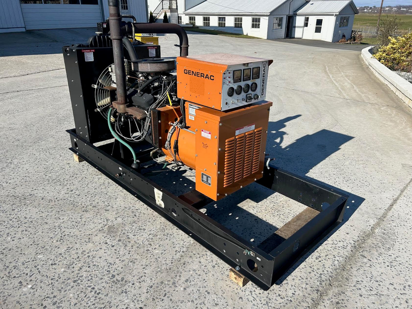 30KW Generac Generator NG/LP 3PH 120/208V '95 632hrs TESTED-17519