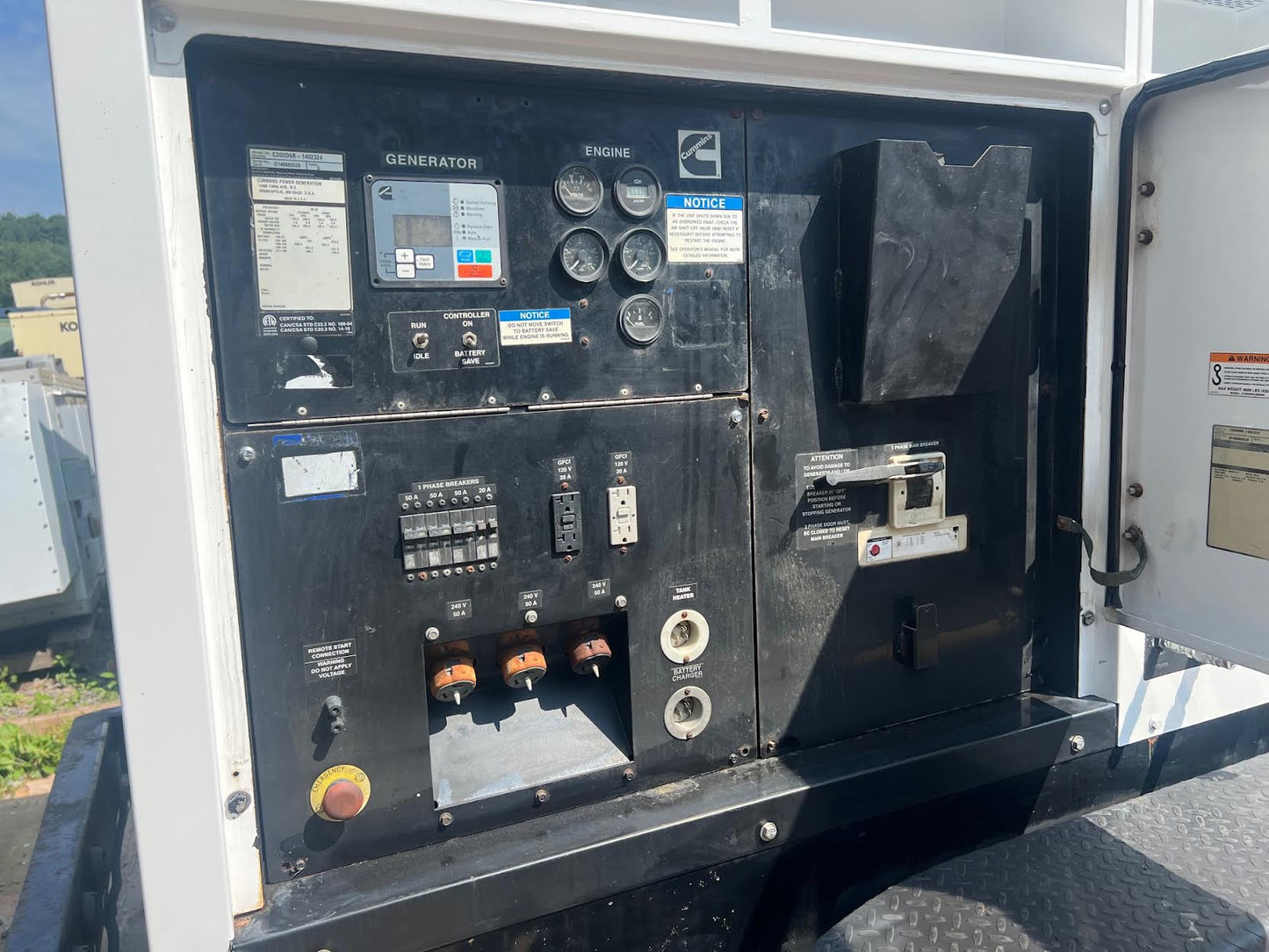 200KW Cummins C200D6R Mobile Diesel Generator 1ph/3ph 5533hours