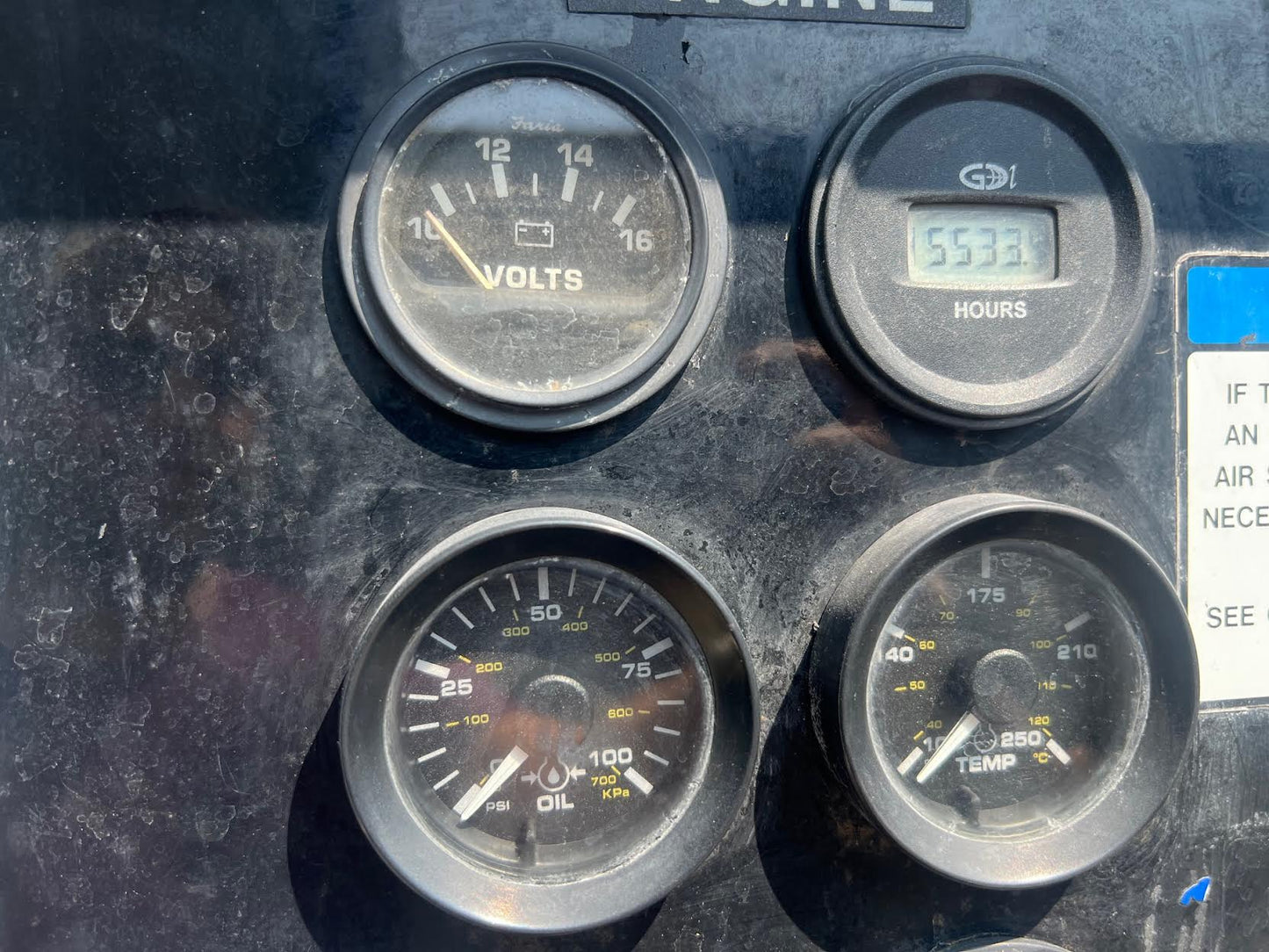 200KW Cummins C200D6R Mobile Diesel Generator 1ph/3ph 5533hours