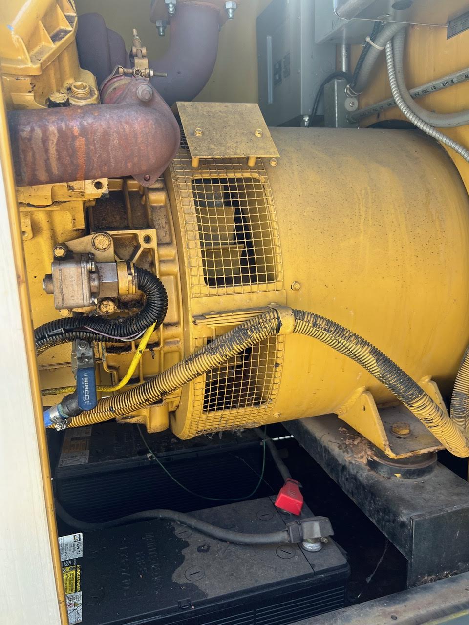 225KW Cat 3208 Diesel Generator 480V '01 1400 Hrs