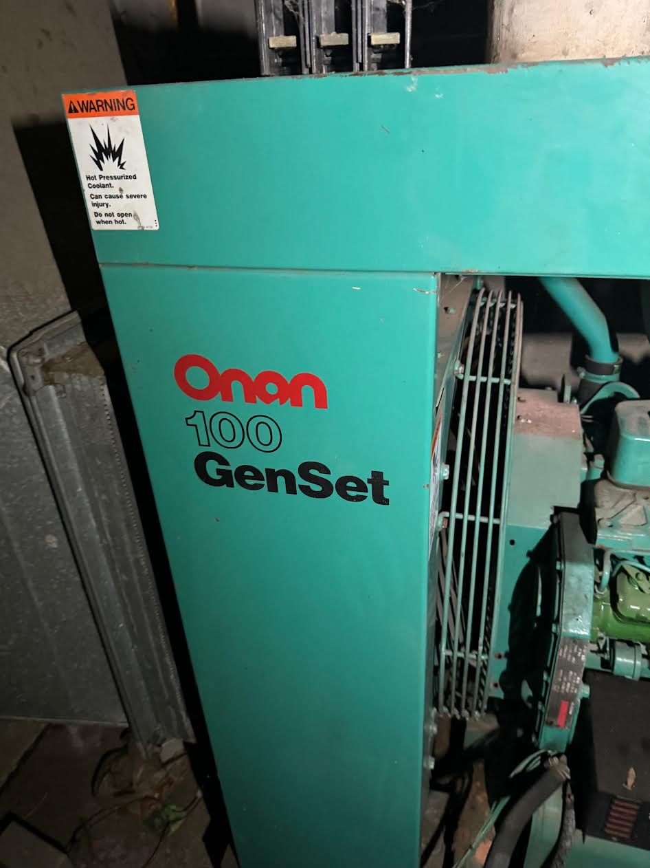 100KW Cummins 6BT 5.9 Onan 100DGDBL Diesel Generator Multi Phase 1467hrs LOAD TESTED
