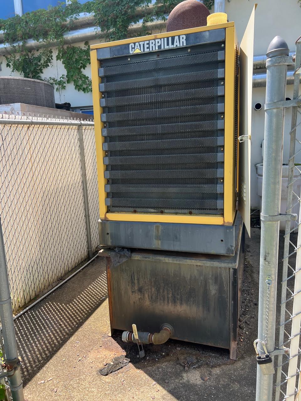 225KW Cat 3208 Diesel Generator 480V '01 1400 Hrs