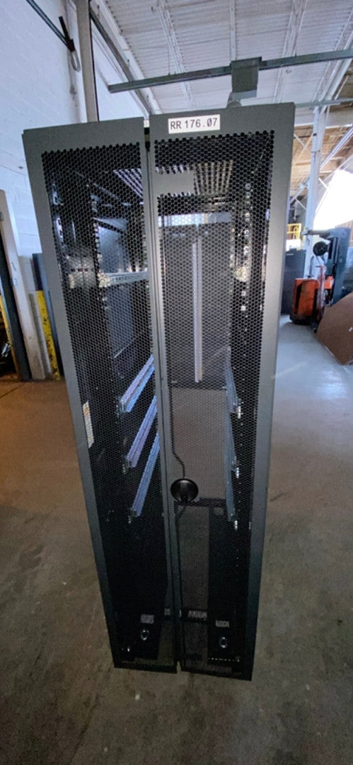 CISCO Fully Enclosed 42U Server Rack(S6LLST3137)