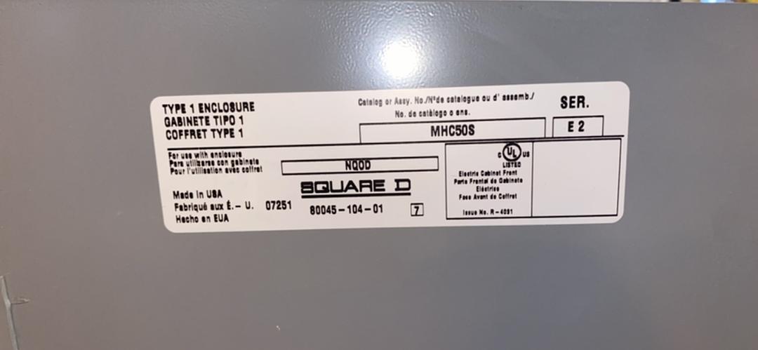 100A Square D 208/120v Breaker Panelboard Loaded w/ Main(S6LLST5181)