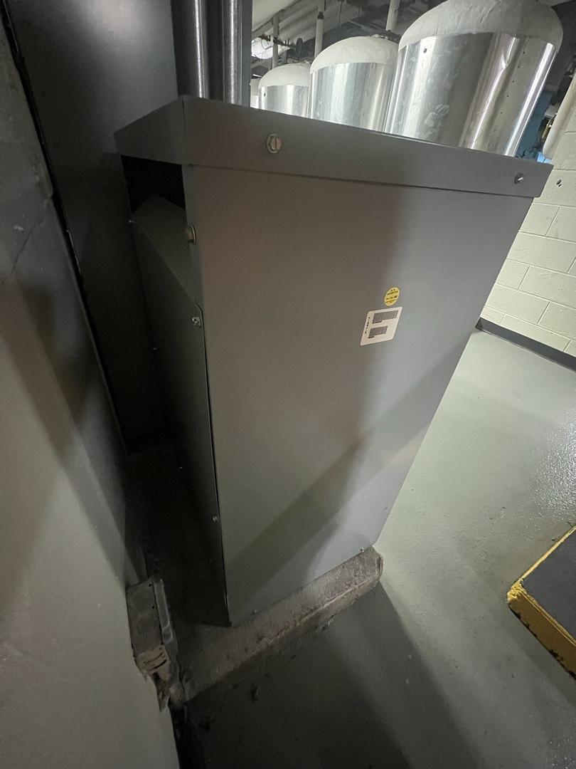 Cutler Hammer 93KVA Dry Type Transformer 460D x 460Y/266v MD93E92 (SKU: 13144)(S6LLST13144)