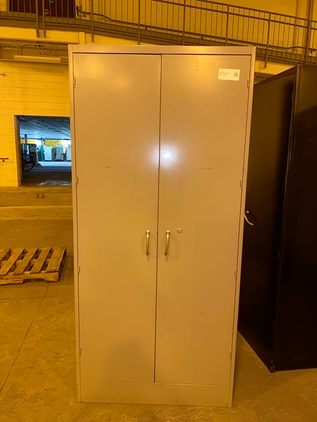 White metal storage cabinet with shelves 36x24x78(S6LLST1180)