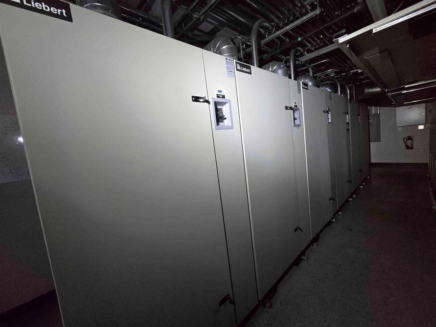 Liebert 400A UPS 600 Series Battery Cabinet No Batteries 395A DC Max 480 Volt