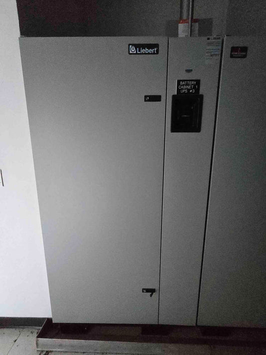 450A Liebert 610 Series UPS Battery Cabinet Only 486 Amp DC Max At 391 Volt DC No Batteries