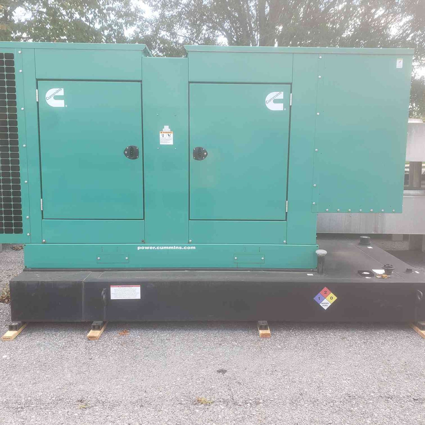 150KW Cummins DSGAC-1865734 120/240 451.1A 3PH Diesel 203.6 Hrs. (SKU: 110551)