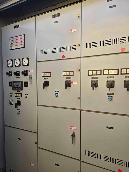 4000A Russelectric Paralleling Gear 277/480 3 Ph 3 Section Switchgear