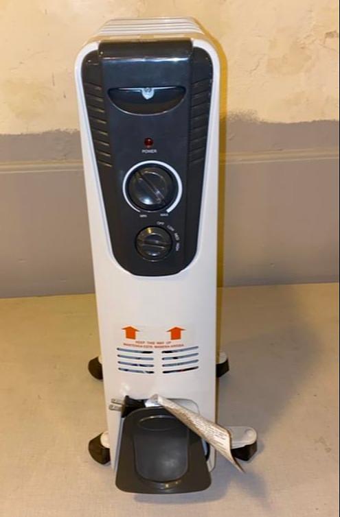 Lot of 12 Intertek Small Heater CYAA45-7 1500WATT Oil Filled(S6LLST3749)