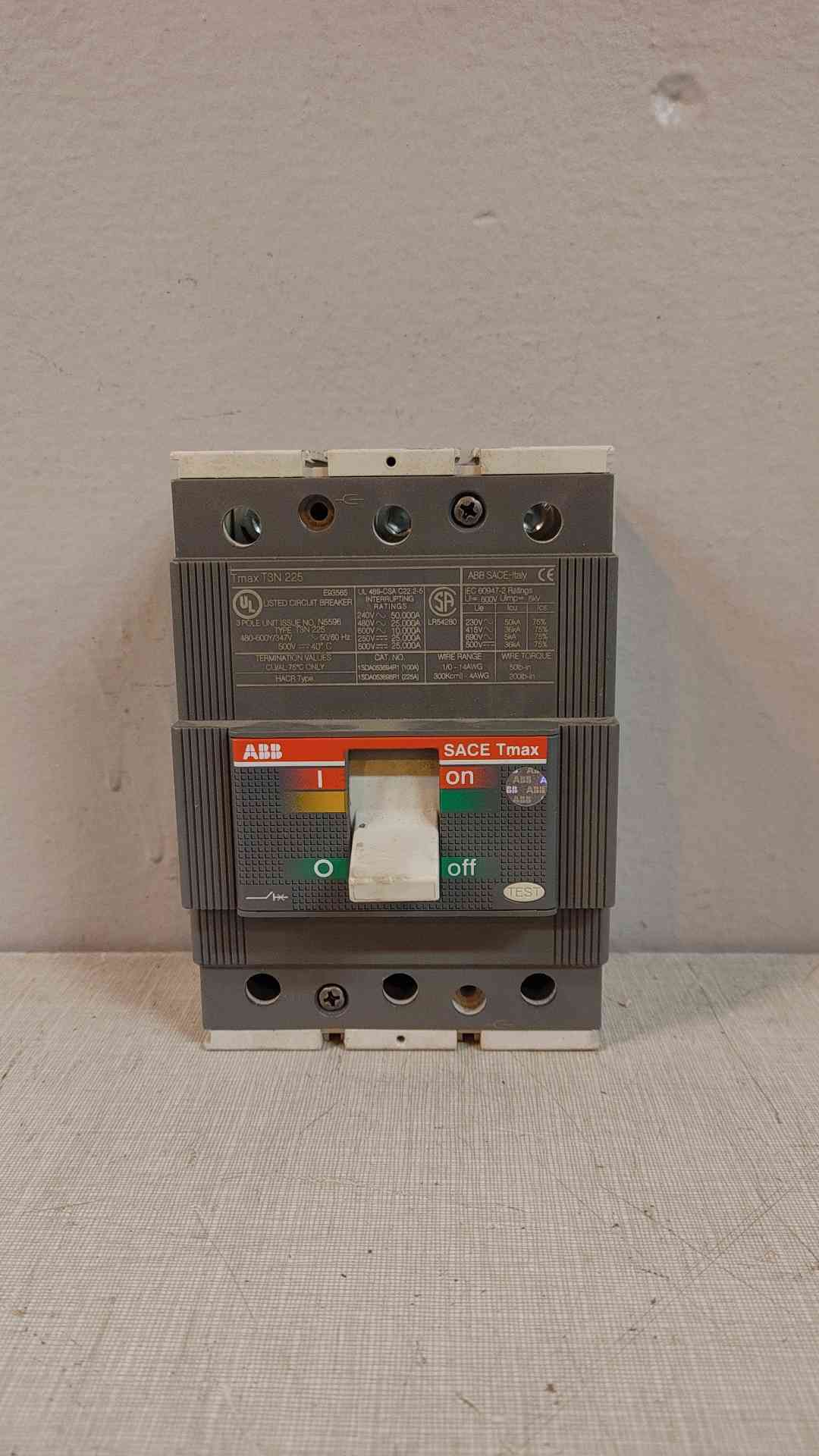 ABB Sace Tmax T3N 225A 3 Pole Circuit Breaker 480-600Y/347V N5596(104646)