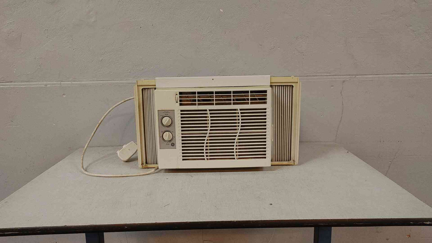 GE 5050BTU Indoor Window AC Unit 115V 1PH AEL05LSL1(104704)