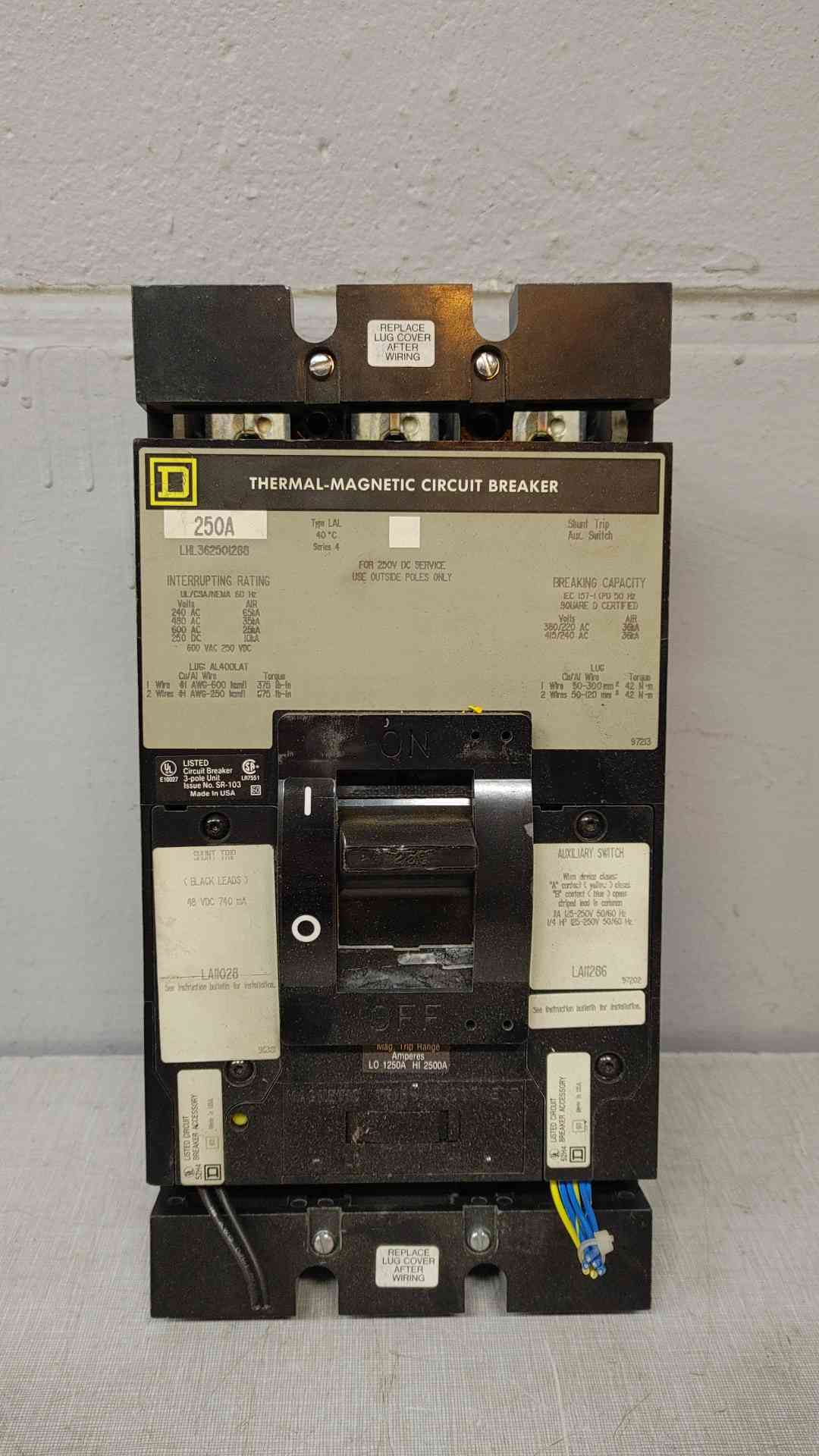 Square D 250A Thermal-Magnetic 3 Pole Circuit Breaker 600VAC 250VDC 10KA LHL36250I288(104789)