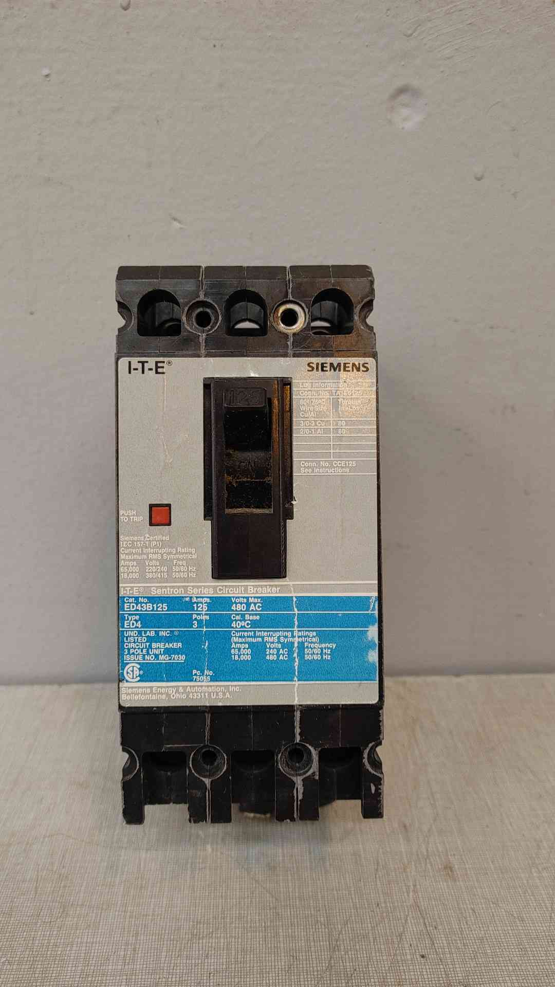 Siemens I-T-E 125A 3 Pole Sentron Series Circuit Breaker 480VAC ED43B125(104838)