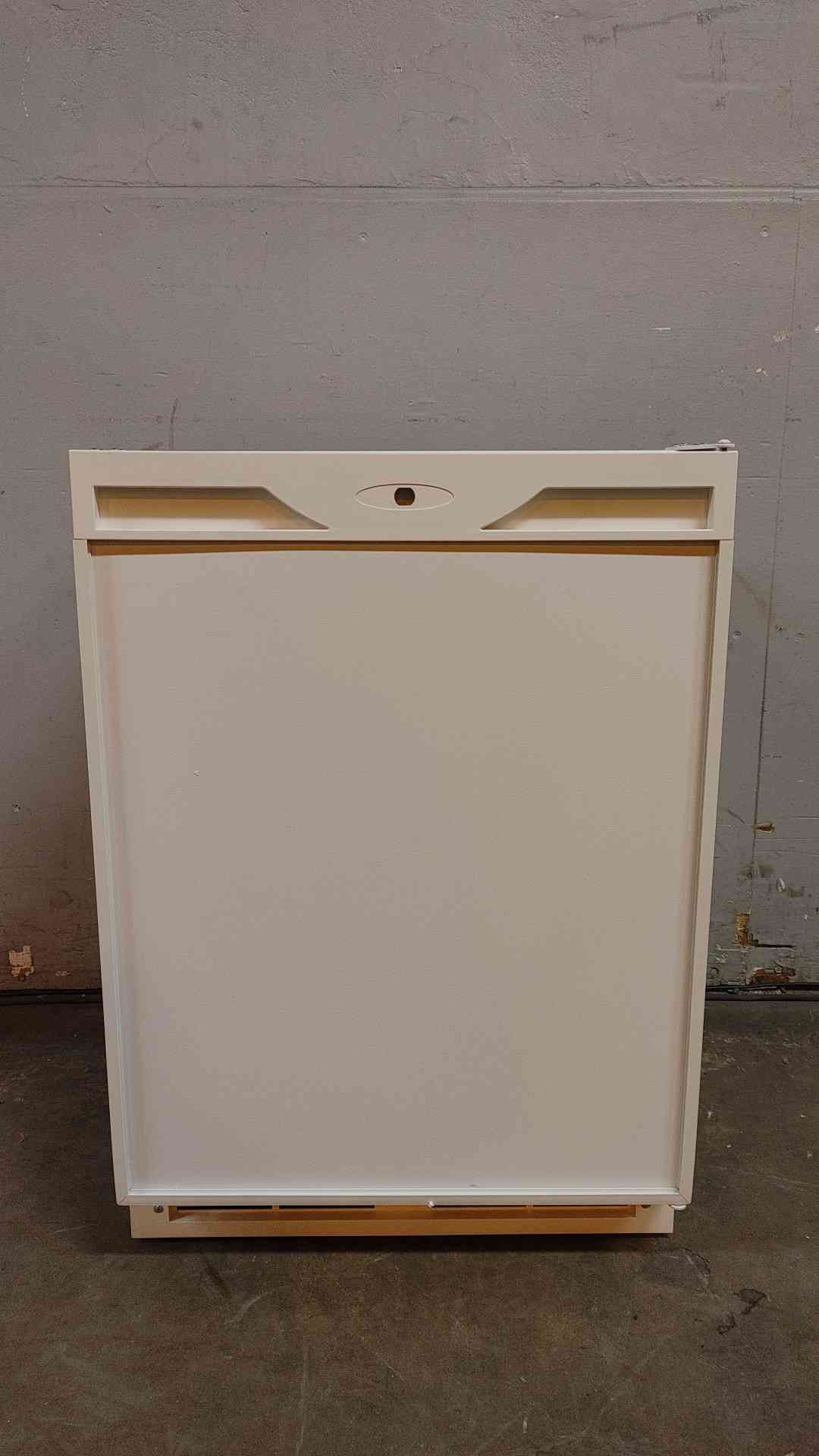 U-Line Compact Reach In Undercount Refrigerator 115VAC 2.4A 1PH U-1175RW-00