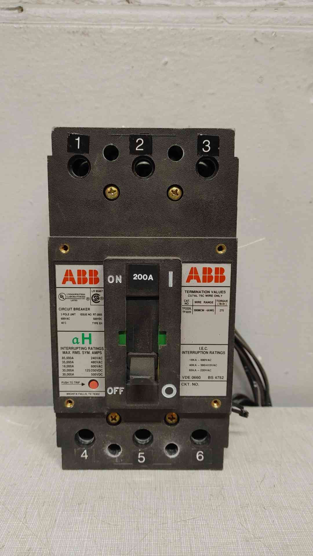 ABB 200A 3 Pole Circuit Breaker 600VAC 500VDC RT-2055