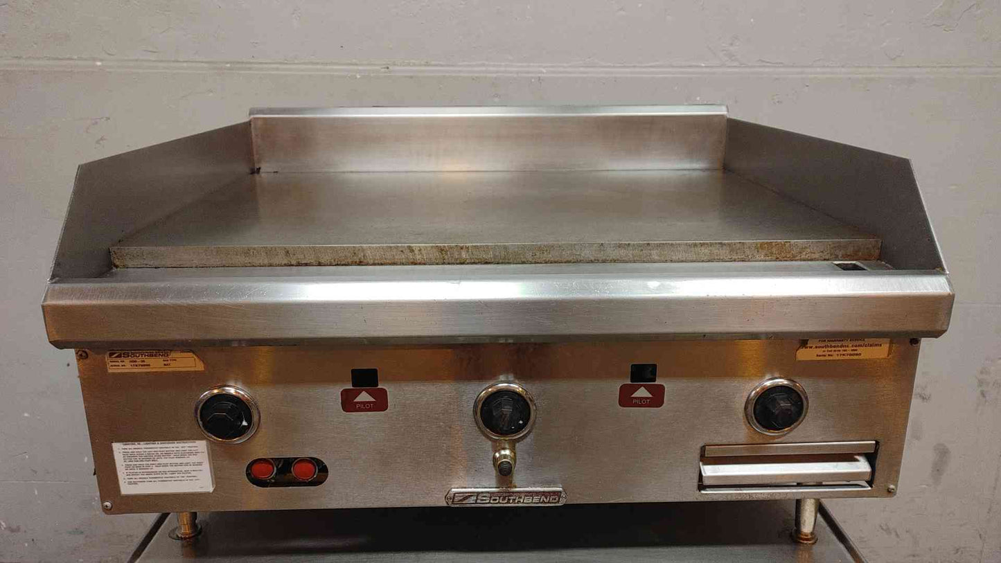 Southbend HDG-36 36" Natural Gas Countertop Griddle - 90,000 BTU