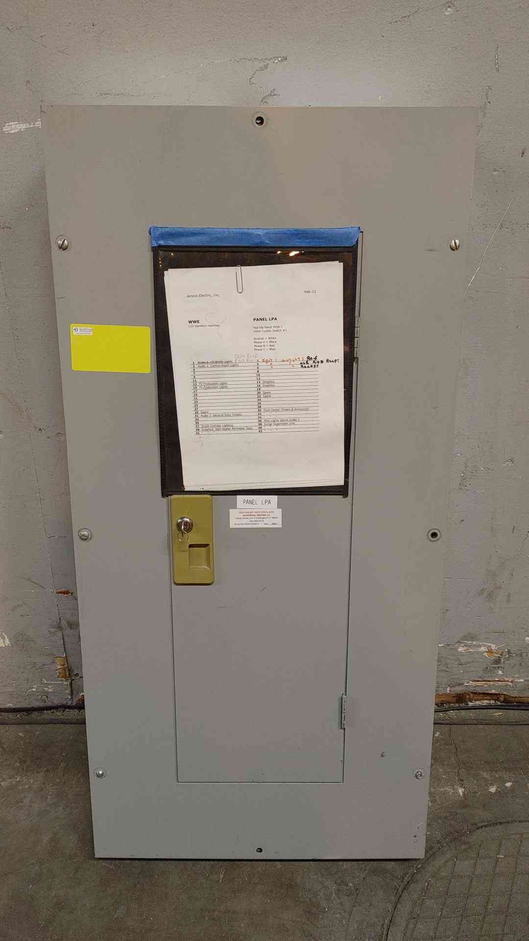 Westinghouse Panelboard 225A 208Y/120VAC 3PH 4W W10B