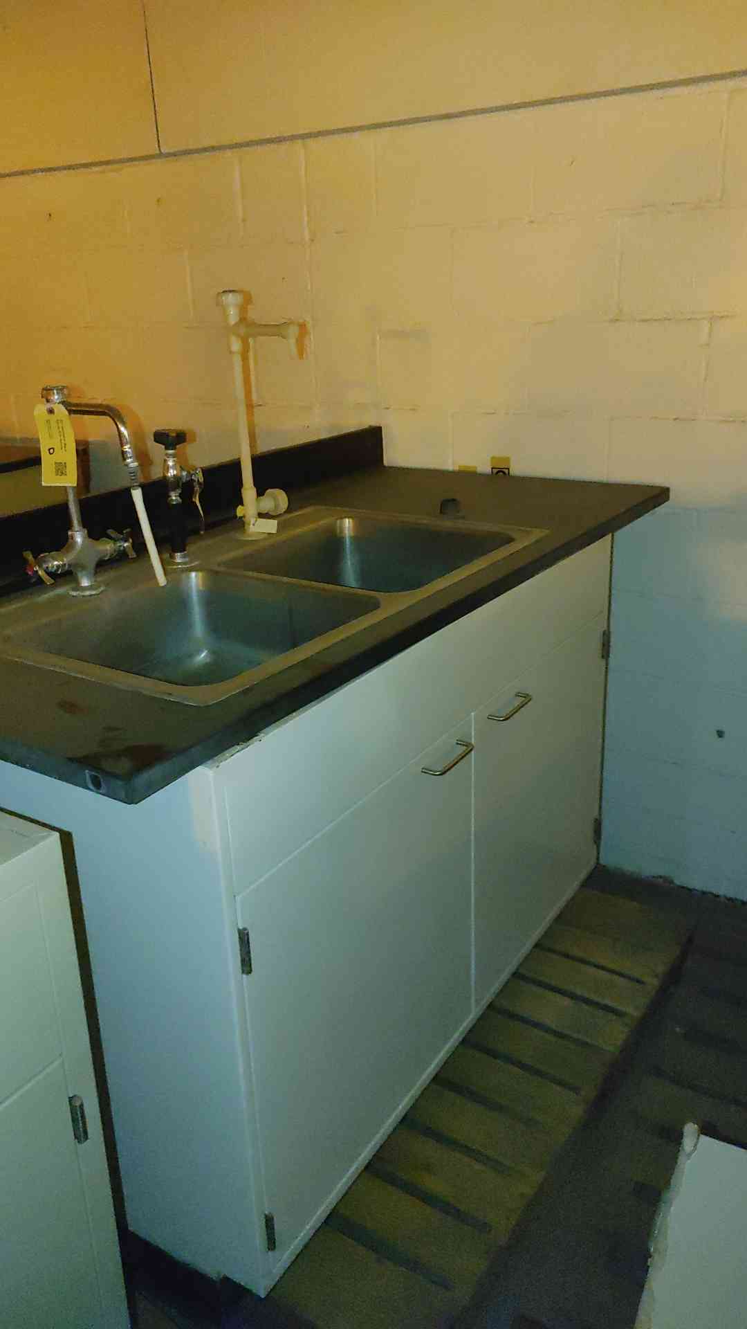 62x30x54"� Jameston Casework Cabinet w/ Sink Faucets Hose Eyewash 48"� cabinet
