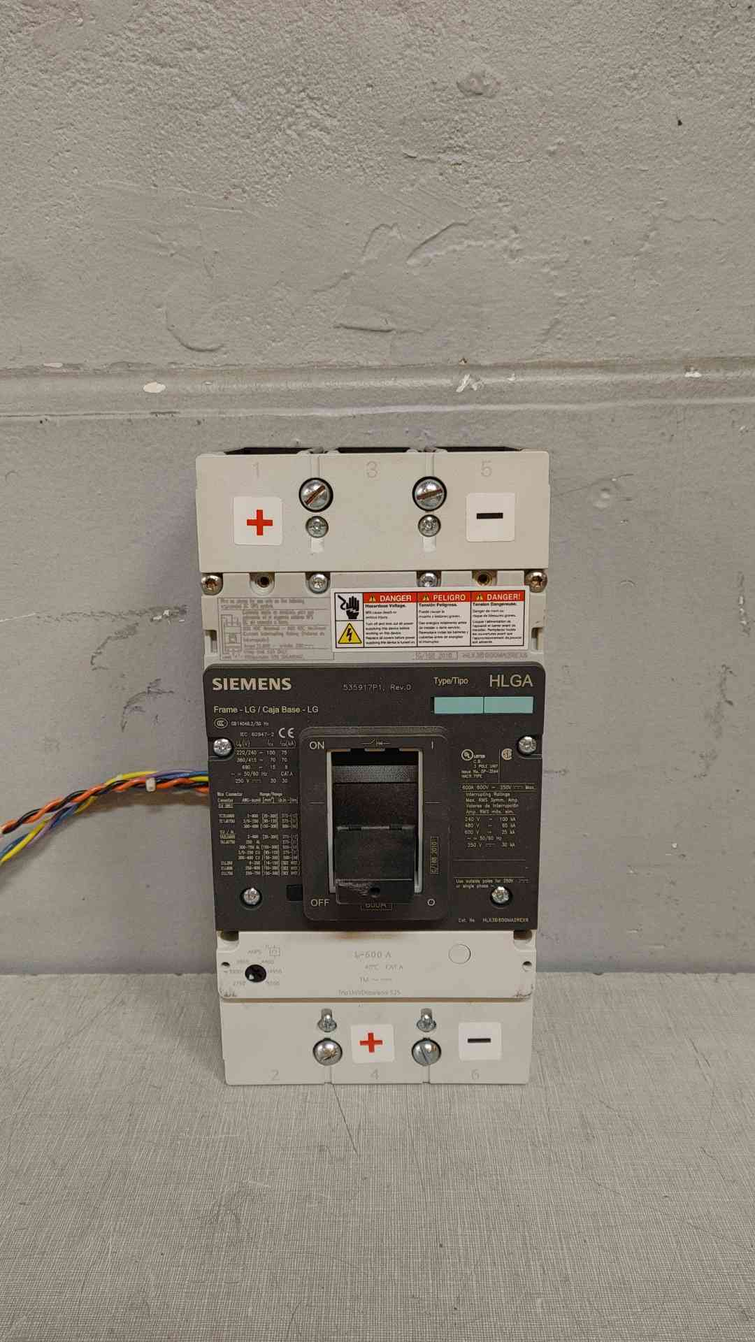 Siemens Circuit Breaker 3 Pole 600A 600VAC 250VDC HLGA 535971P1
