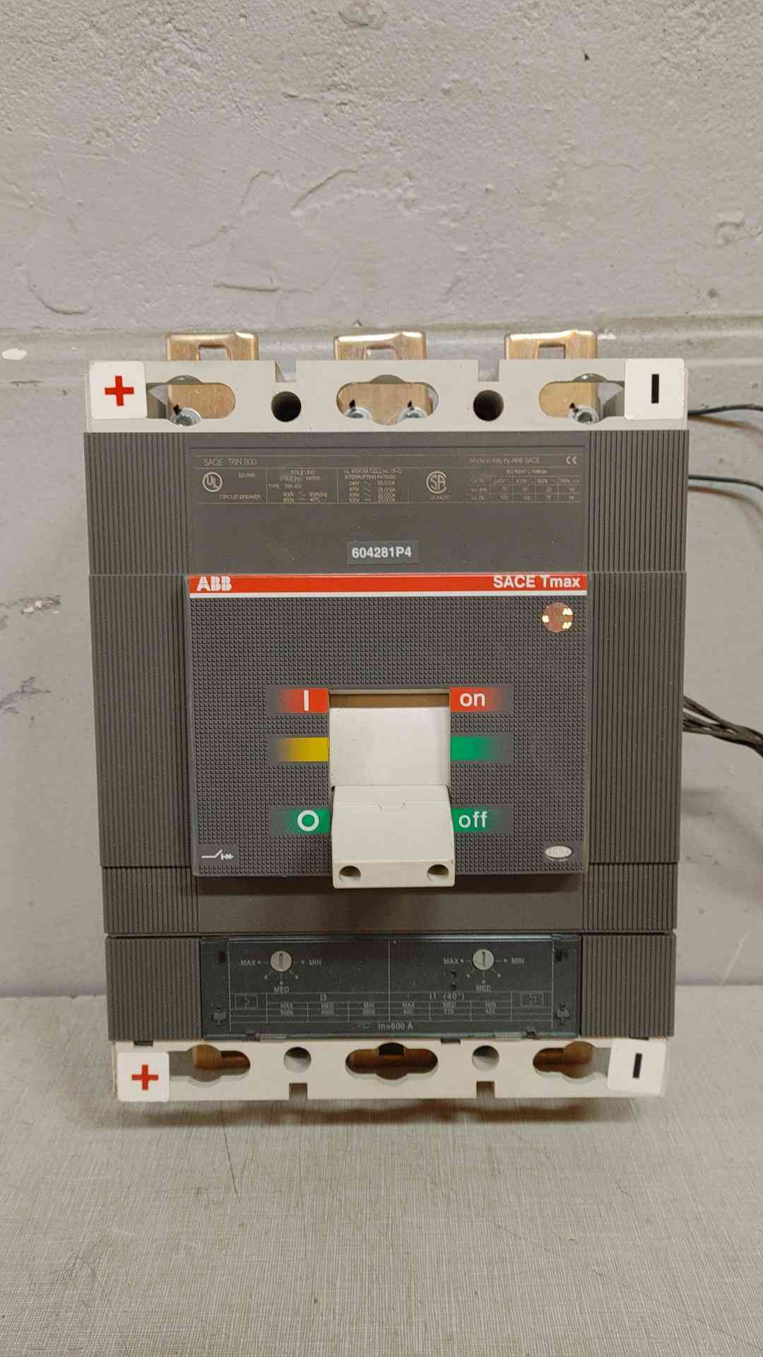 ABB Circuit Breaker 3 Pole 600A 600V T6N 600