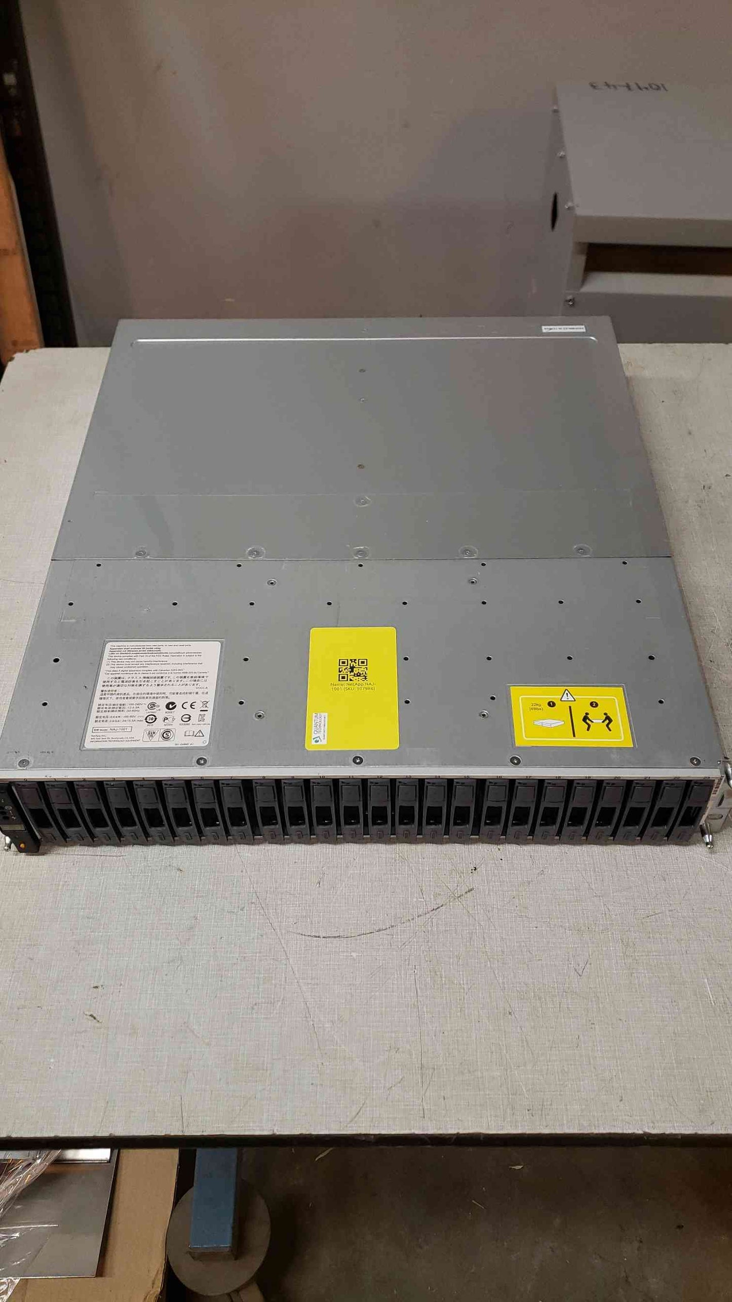 *Pickup Only* NetApp NAJ-1001 24-Bay SAS Disk Array + 24x Caddies + 2x 111-00190+B0 No HDDs