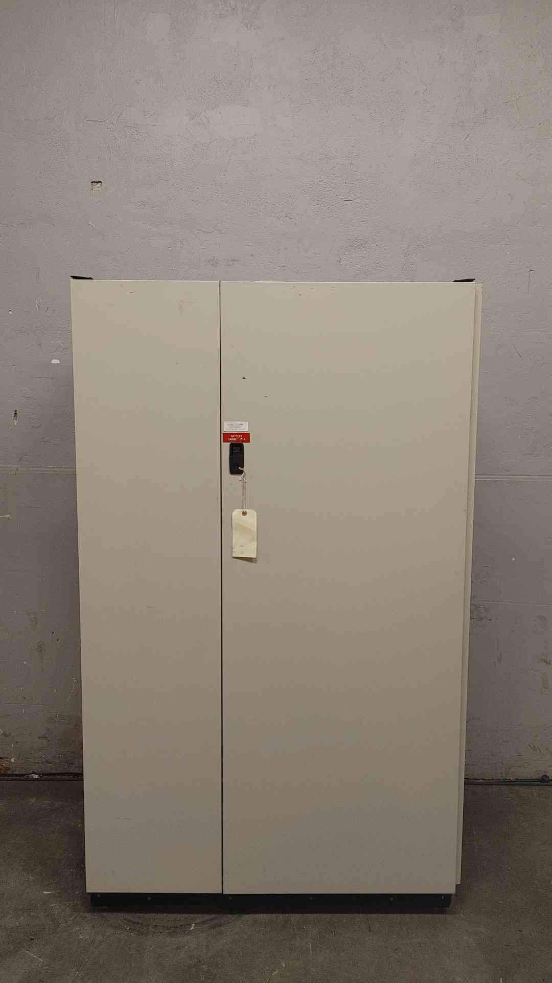 Powerware Plus Battery Cabinet 480VDC 300ADC 1085 Series (108570)