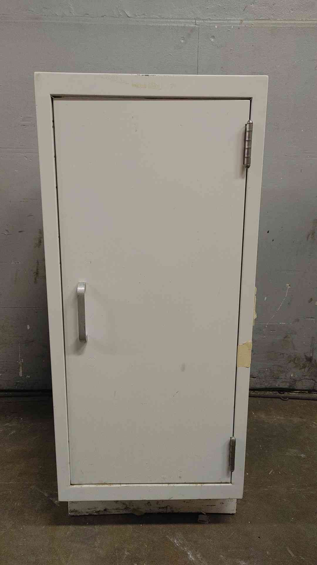 15" Duralab Single Door Casework (108657)