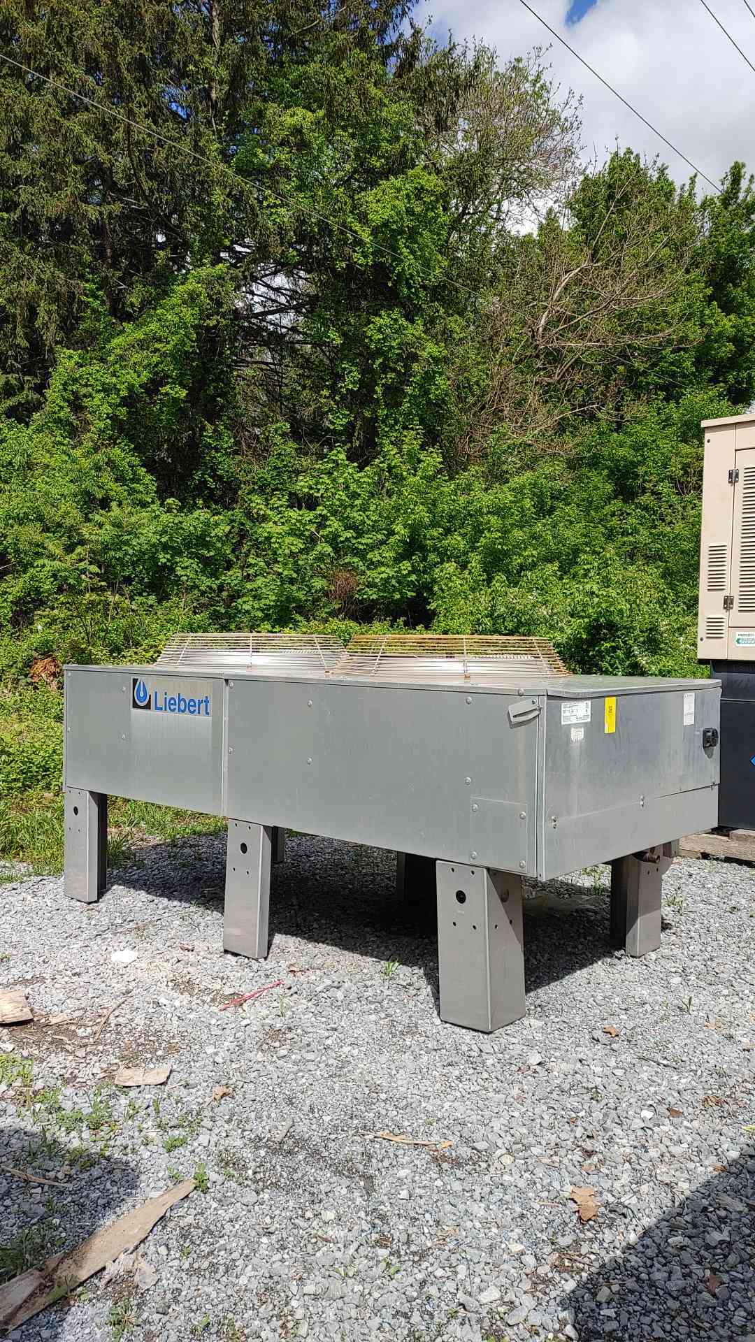 Liebert 2 Fan Condenser 208/230V 3PH DCL205-Y '04 (108795)