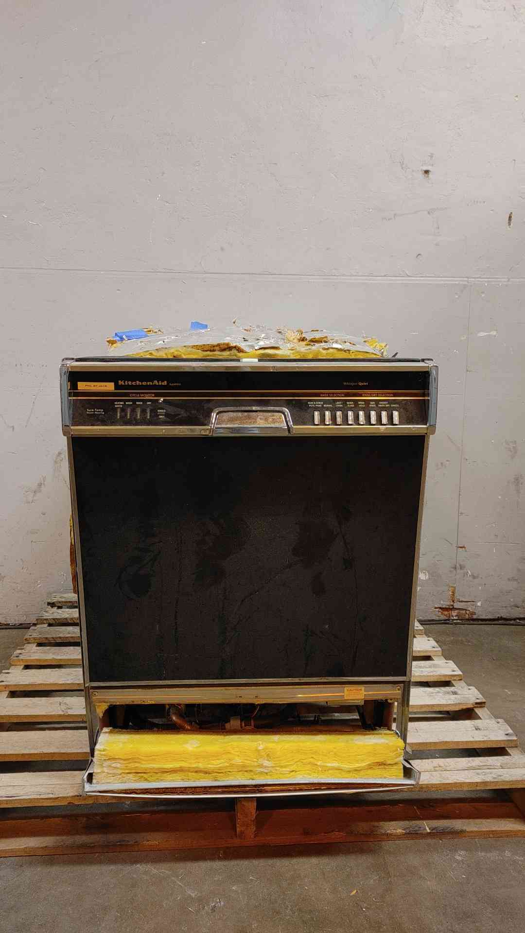 *Pickup Only* KitchenAid Dishwasher KUDS220T0 (108954)