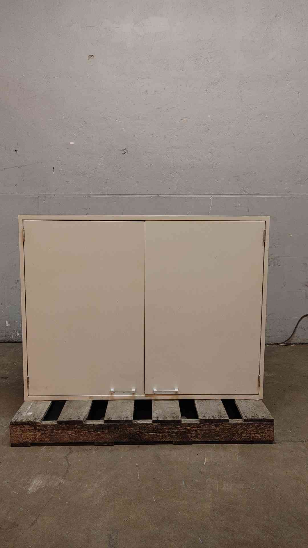 4' Hamilton Dual Solid Door Overhead Casework (109045)