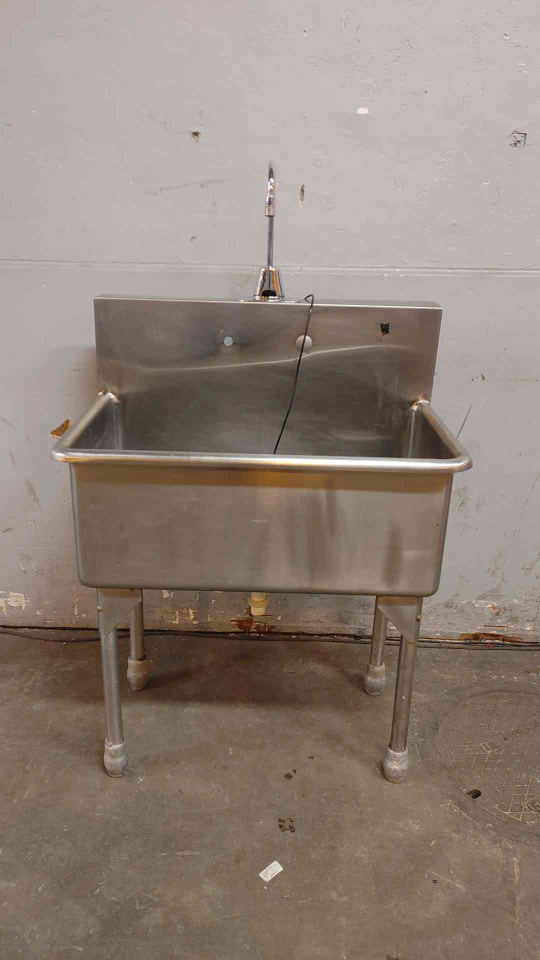 3' Stainless Steel Deep Basin Sink 36x24x59 (109148)