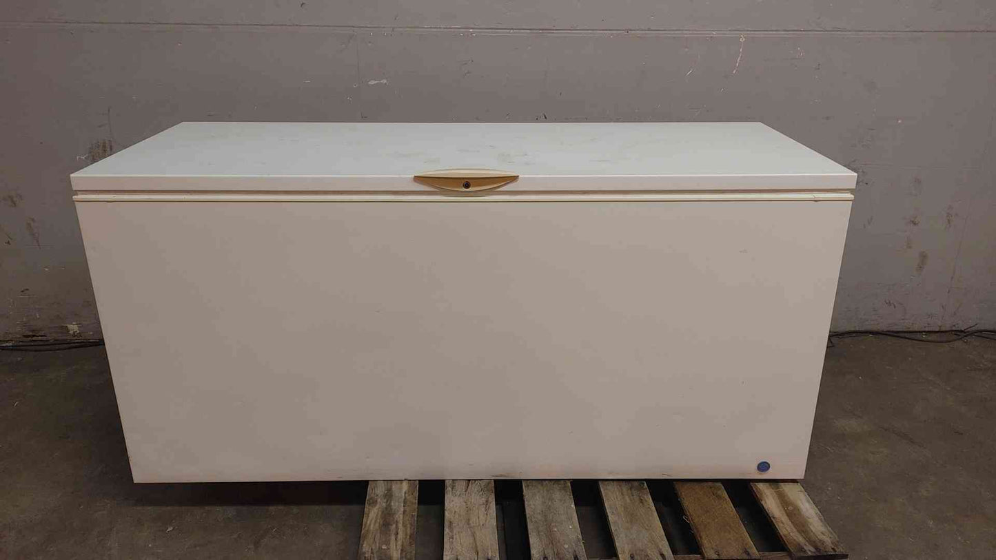 Frigidaire Ultra Low Commercial Chest Freezer AFFC2528DW2 5 Amp 115V R134A (109185)