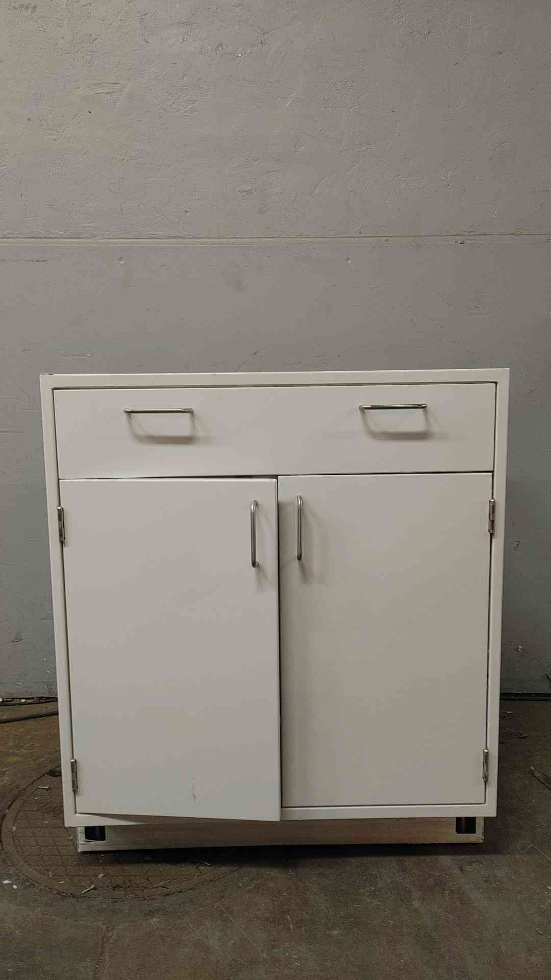 30" Jamestown Mixed Casework (109222)