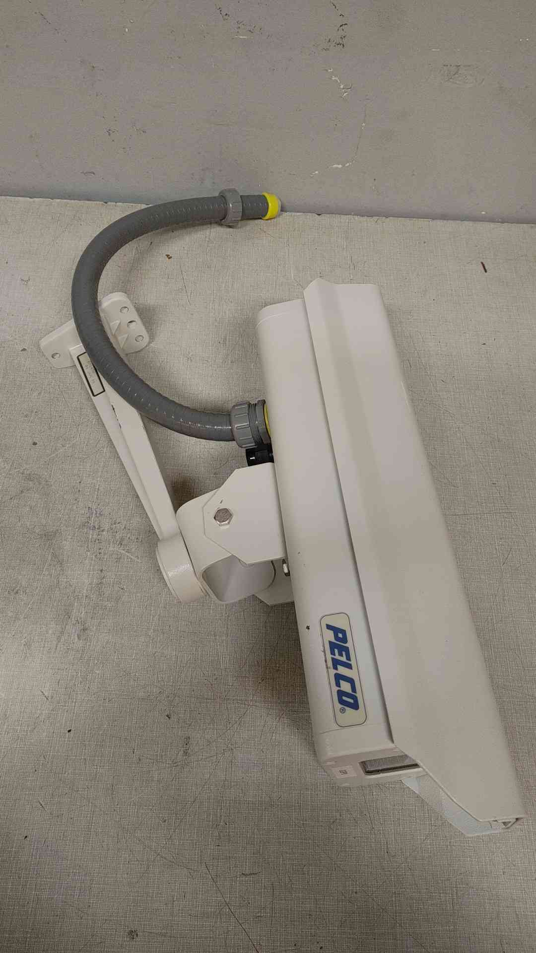 Pelco EM1450 Security Camera (109321)