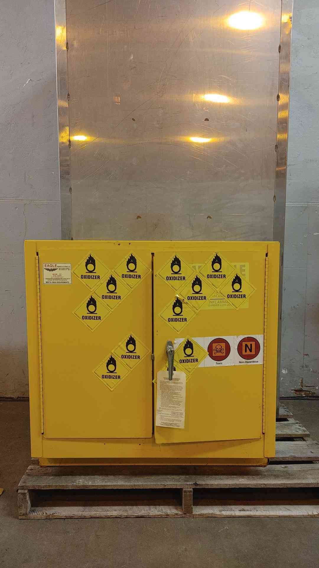 As Is 22Gal Eagle Flammable Safety Storage Cabinet 1971 Model (109334)