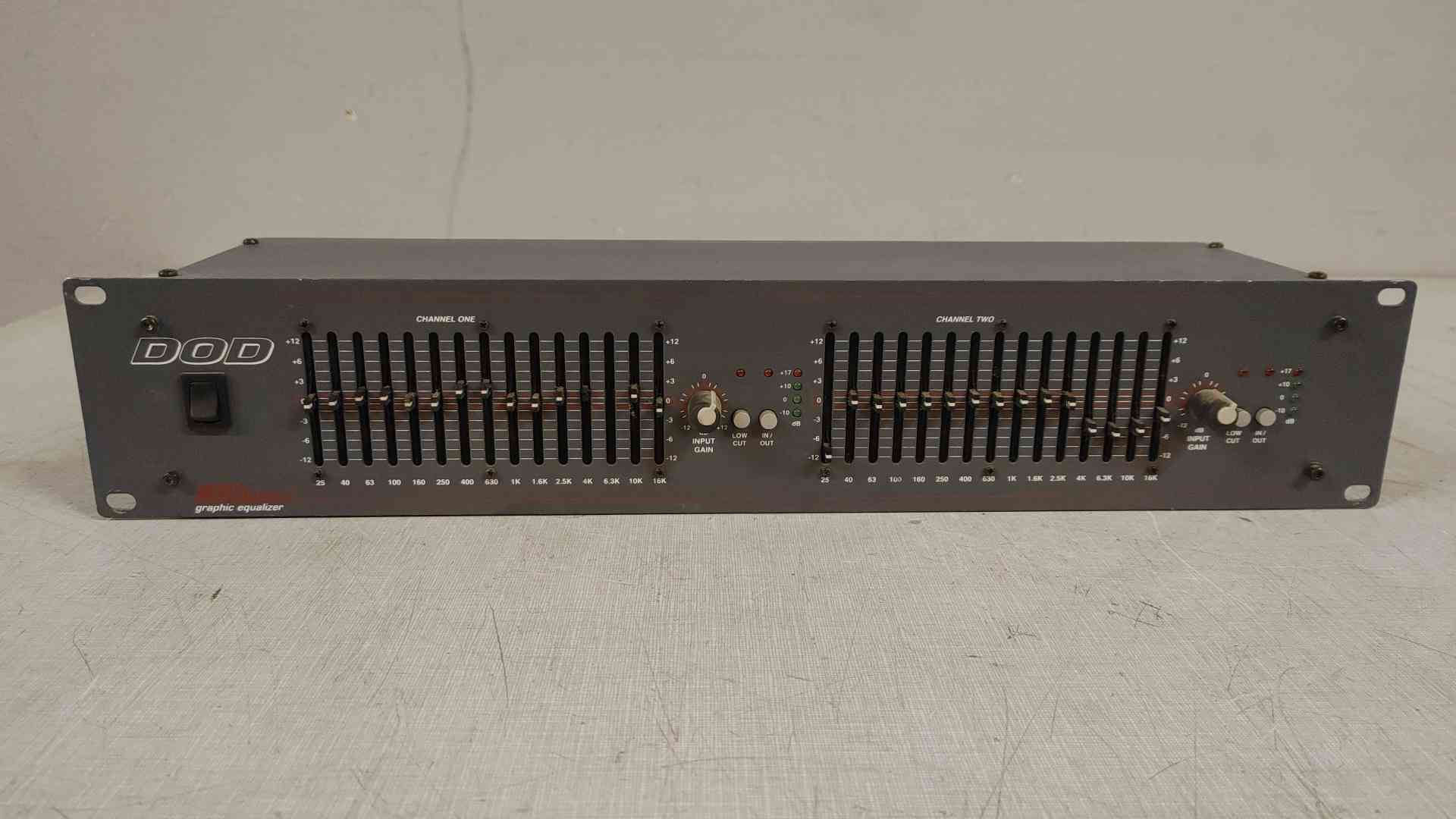 DOD 830 Series II Graphic Equalizer (SKU: 110016) – Quantum