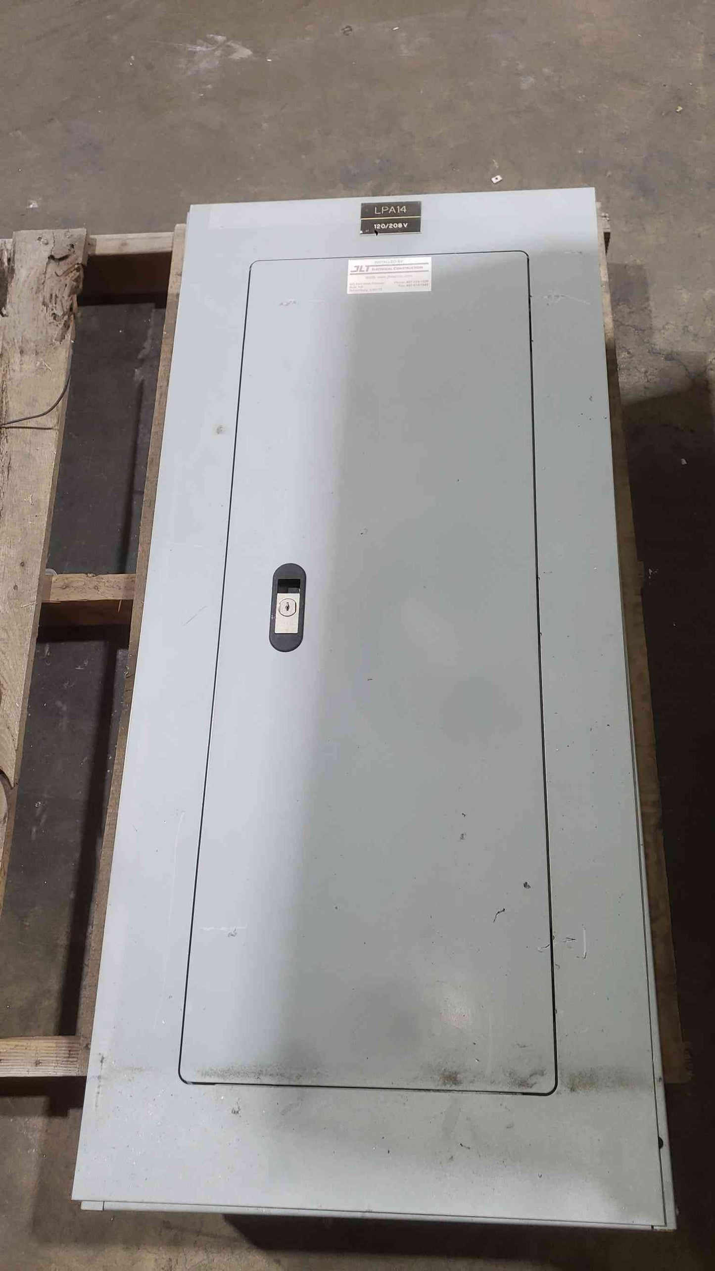 Siemens P1 Panelboard 120/208V 3 Phase 150A Main Breaker QJH2B150 20A BL Breakers