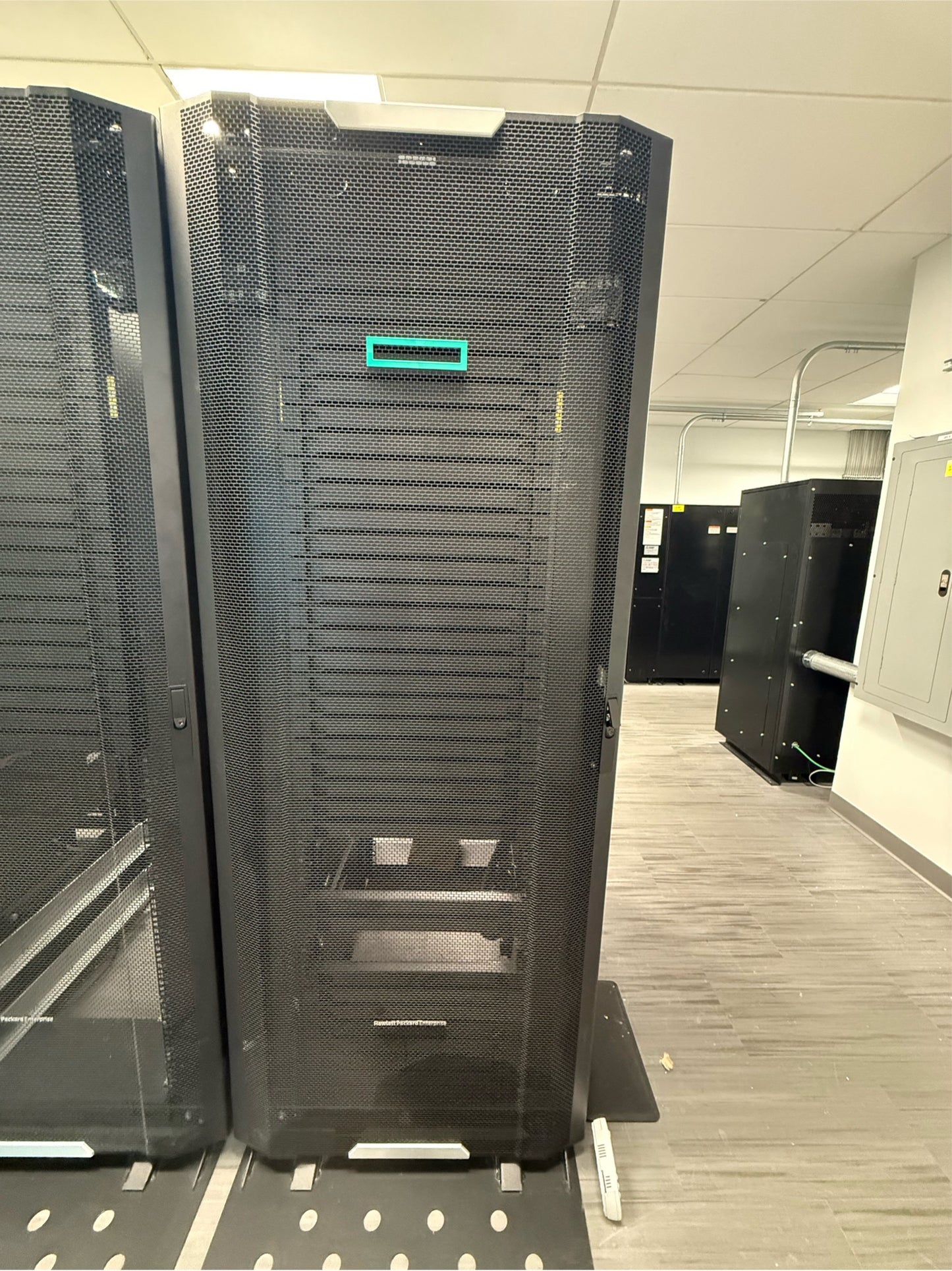 HP Server Rack HPE E842 1200mm Wide Rack Cabinet (SKU: 110394)