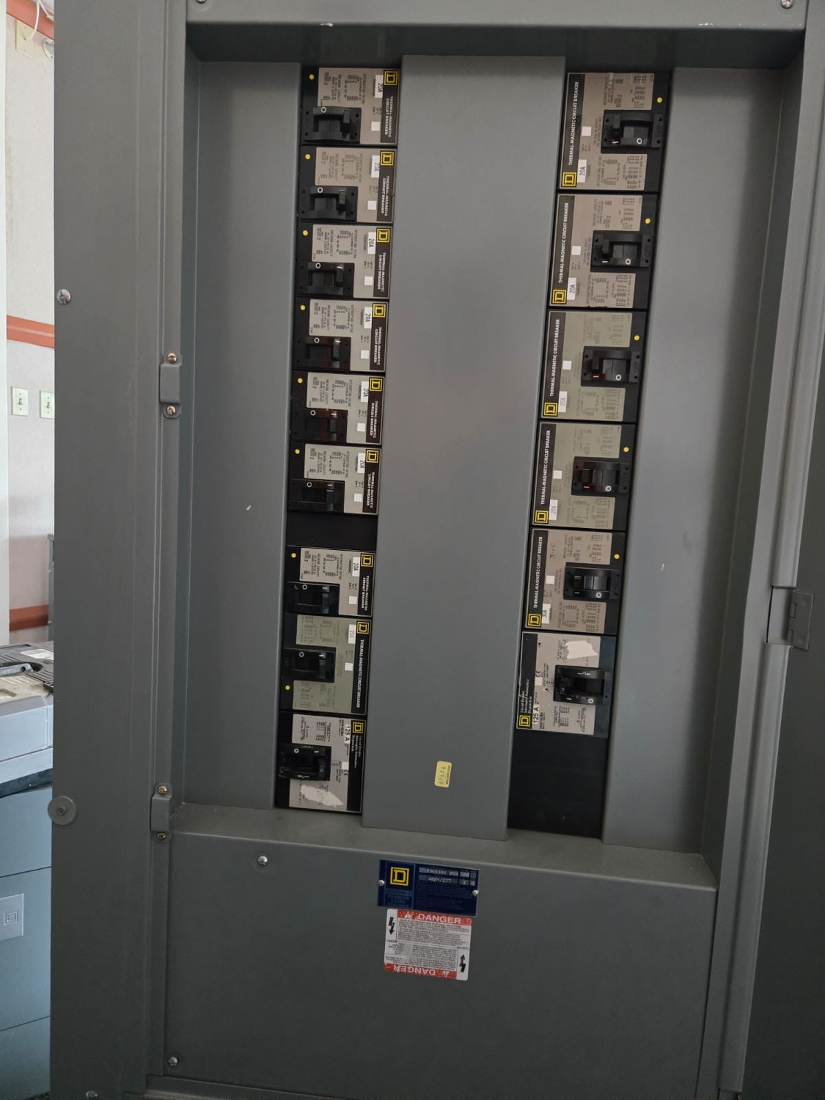 Square D I-Line Panelboard 500A 480Y/277V 3PH 4W 15 Breakers