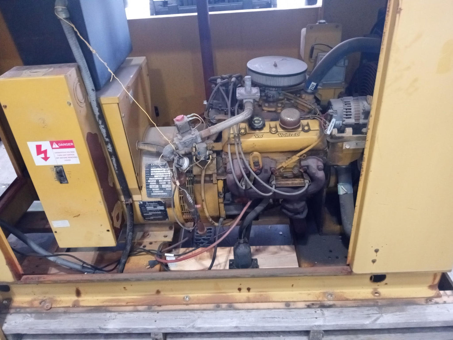 35KW Katolight 120/240V 146A Nat Gas LP Generator N35FGG4 707hrs (SKU: 110679)