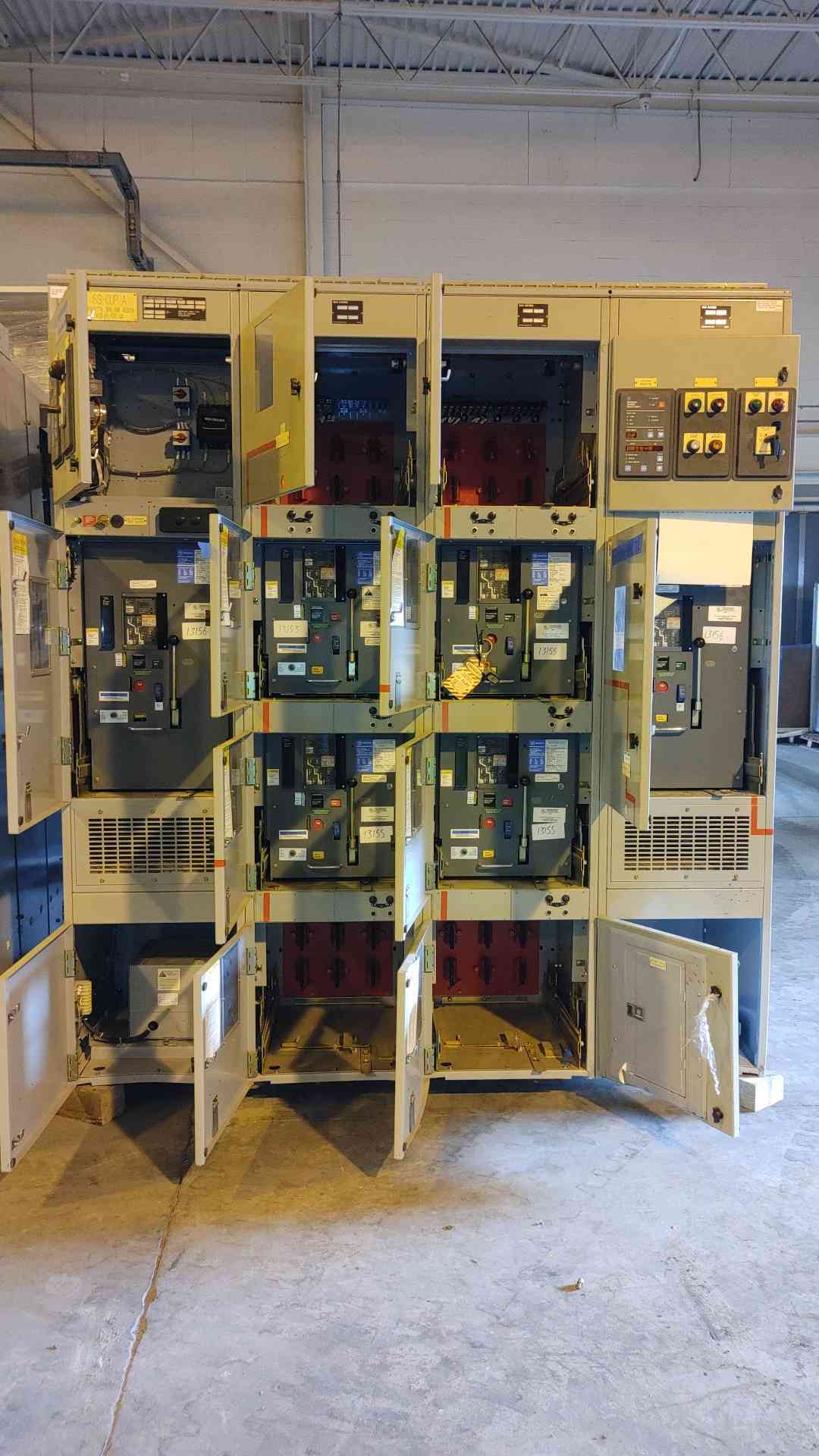 3200A / 4000A Westinghouse VCP DS Switchgear 4x 800a Breakers 2x 3200a Main(101492)