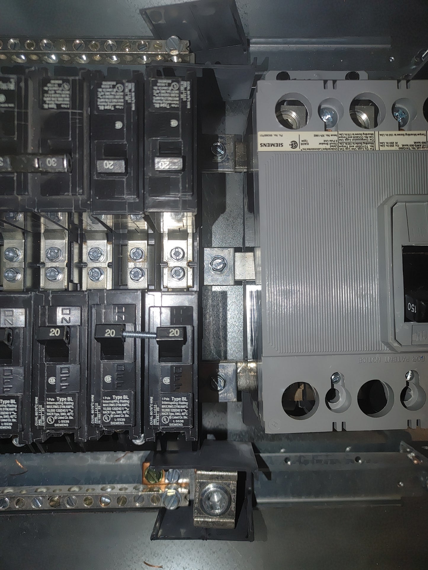 250A Siemens Panelboard 208Y/120V 3PH 4 Wire 150A Main Loaded(103583)