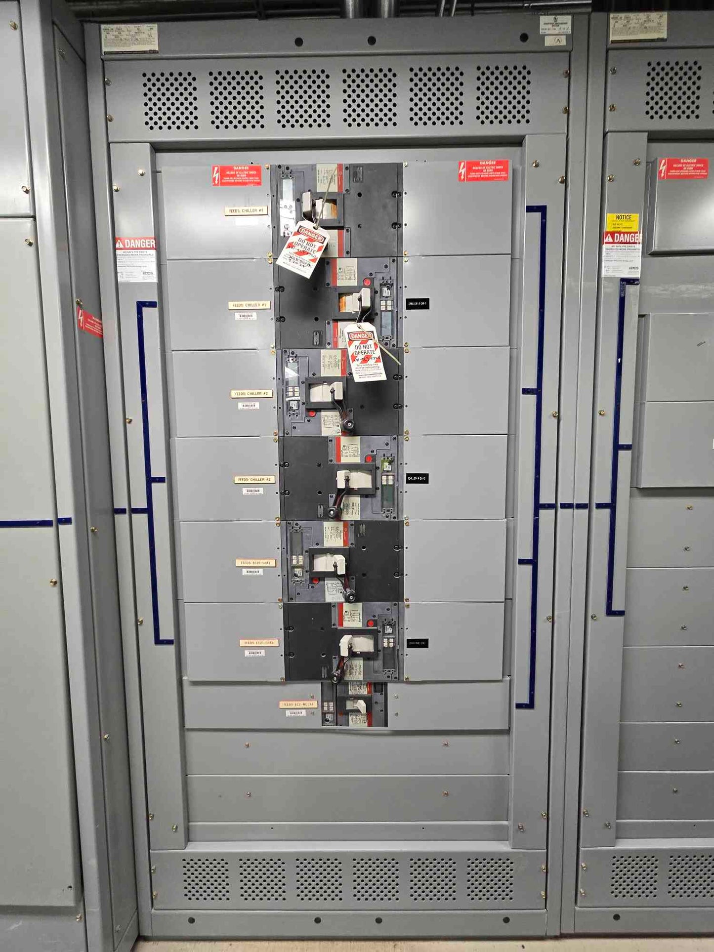 4000A GE Spectra 4 Section W/ RussElectric 2000 ATS Control System Main Metered Input & 11 Circuit Breaker Distribution (107813)