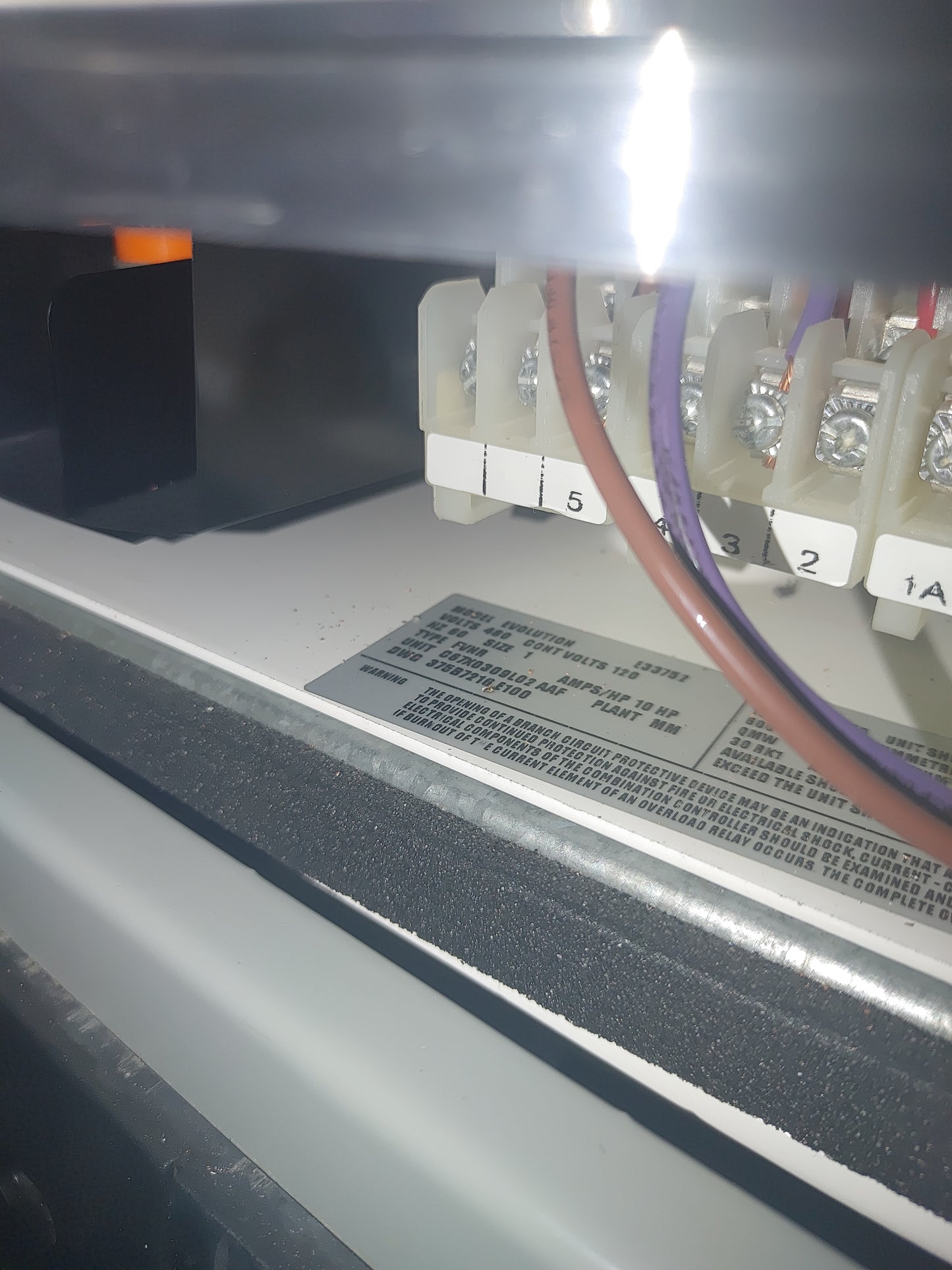 GE Evolution Series E9000 Motor Control Center 600A 480v 2 Section 8 Buckets