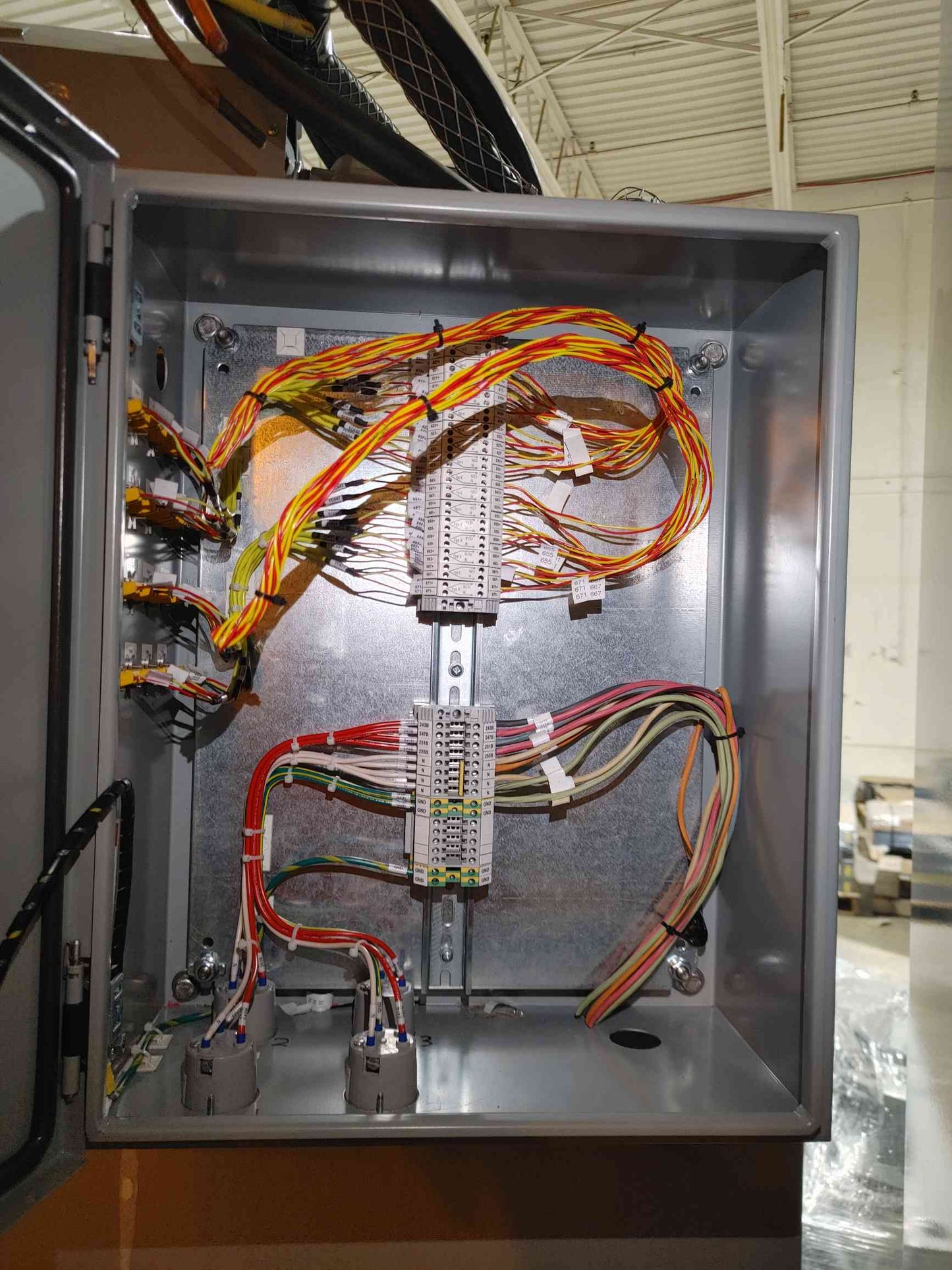 Industrial Batttery Control Panel 61.2A 480V 3PH 60Hz '22(SKU: 112015)