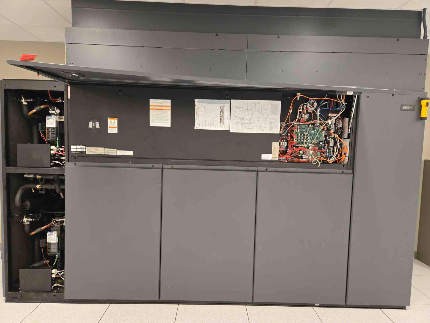 Vertiv DSE DA150D 30 Ton Air Cooled CRAC Downflow 460V 3Ph '13 w/ Condenser